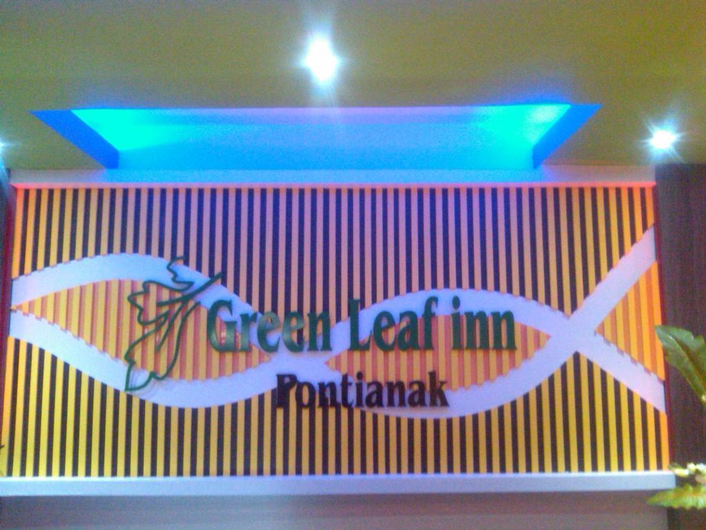 Green Leaf Inn Pontianak Extérieur photo