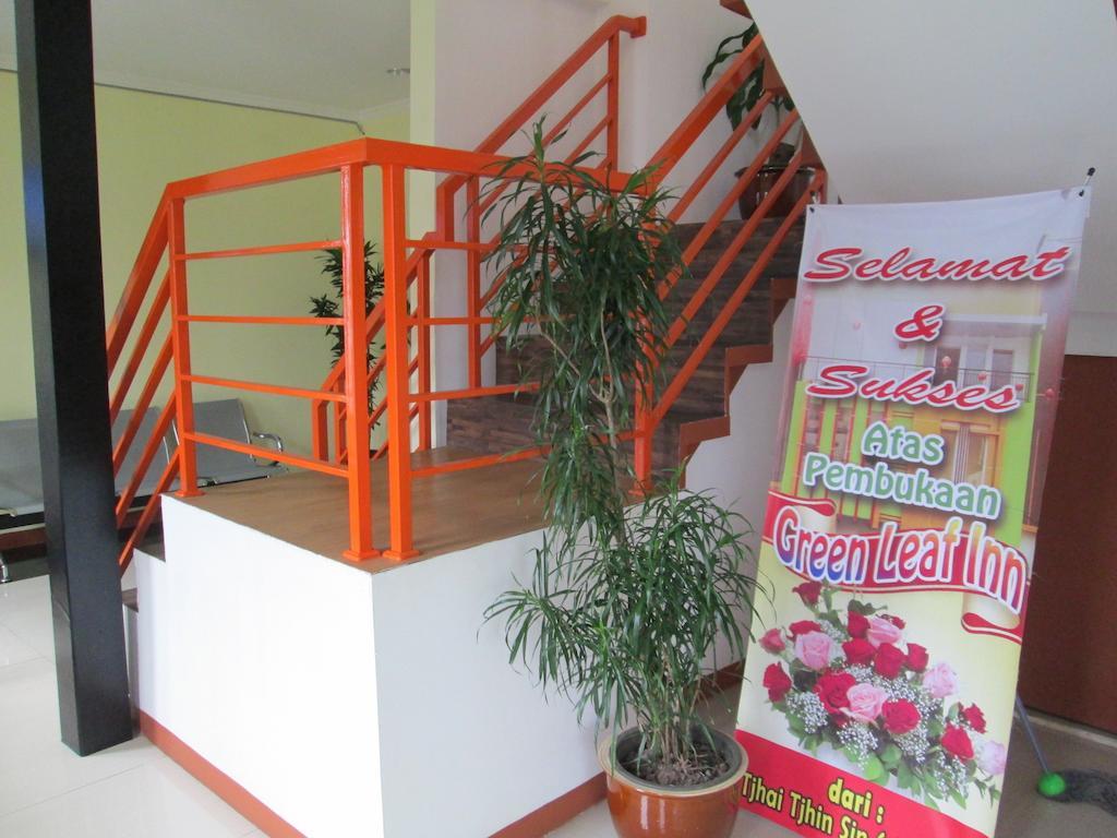 Green Leaf Inn Pontianak Extérieur photo