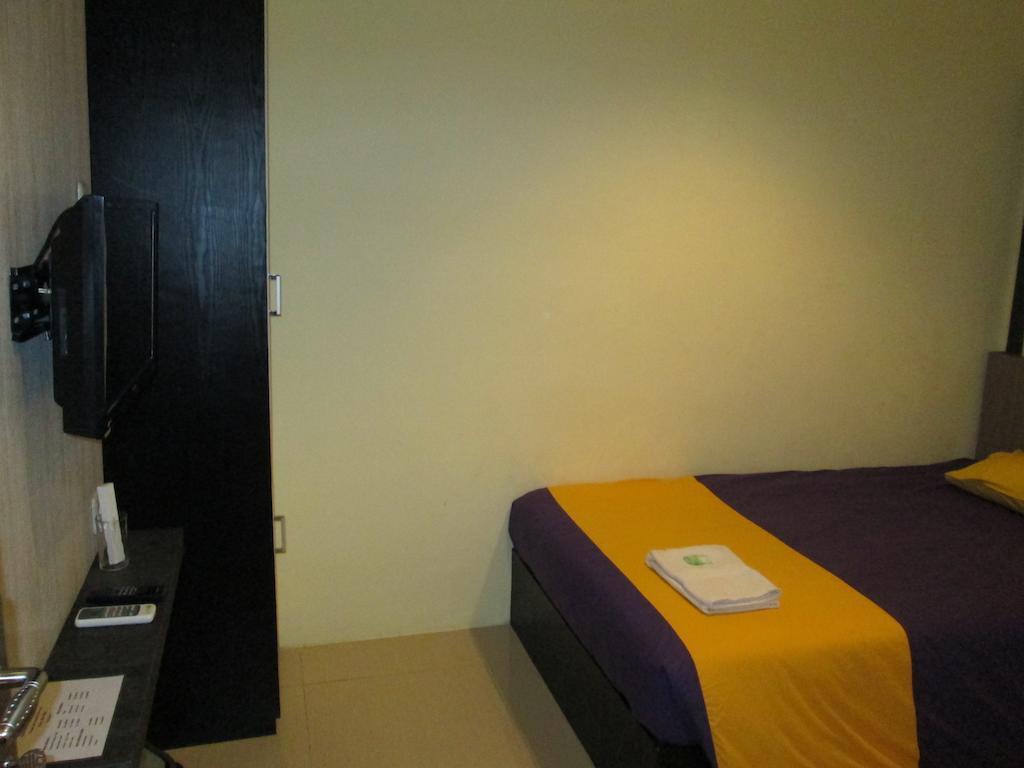 Green Leaf Inn Pontianak Chambre photo