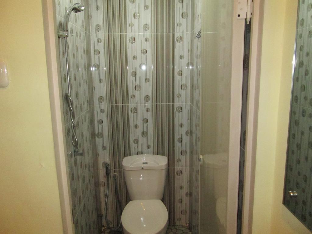 Green Leaf Inn Pontianak Chambre photo
